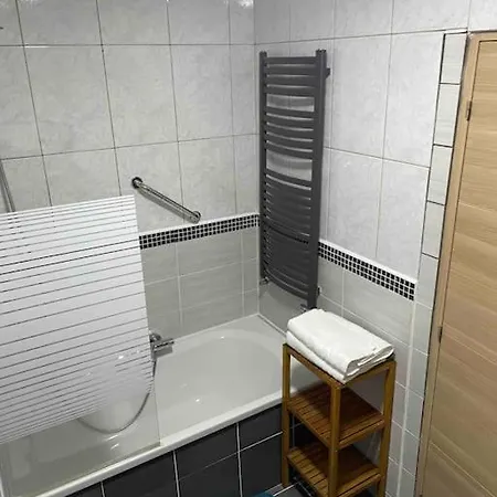 Appartamento Superbe Dans Le Centre De - Arivée Autonome Mons