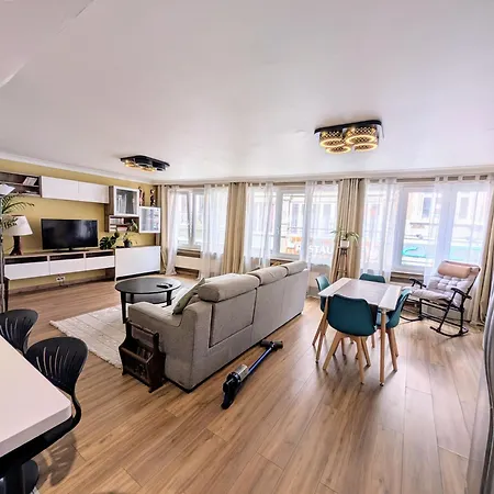 Superbe Dans Le Centre De - Arivée Autonome